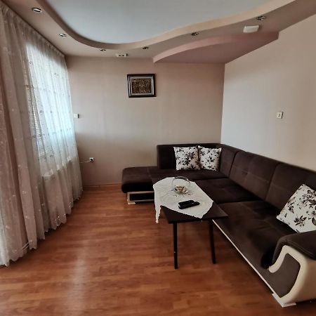 Central Apartment Targovishte Exterior photo