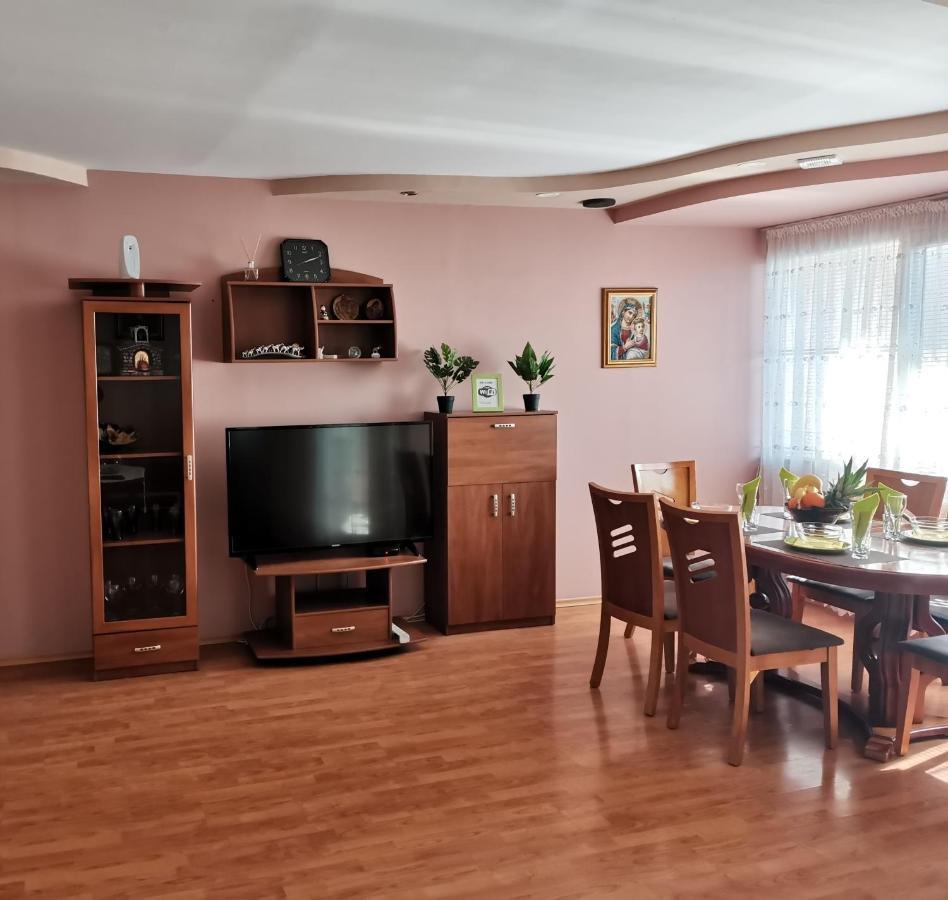 Central Apartment Targovishte Exterior photo