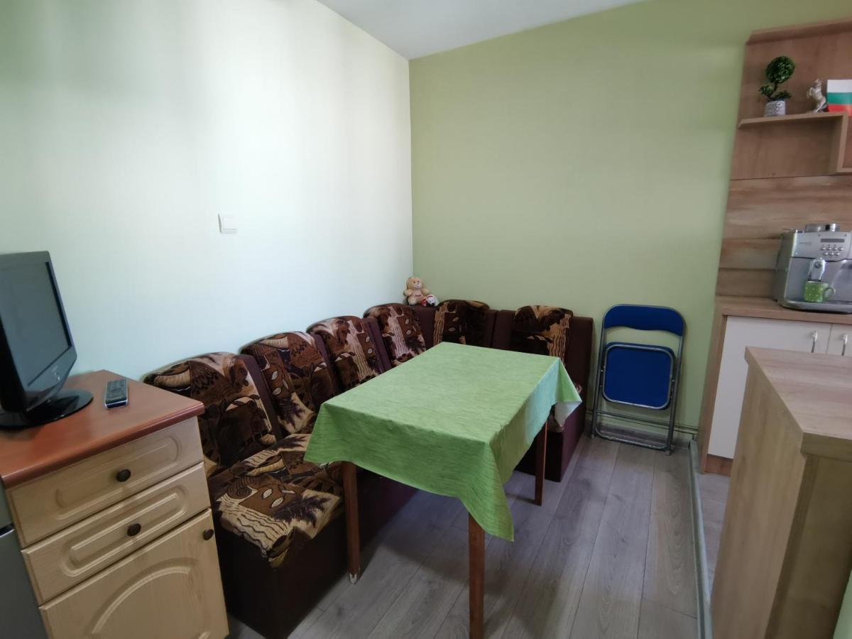 Central Apartment Targovishte Exterior photo
