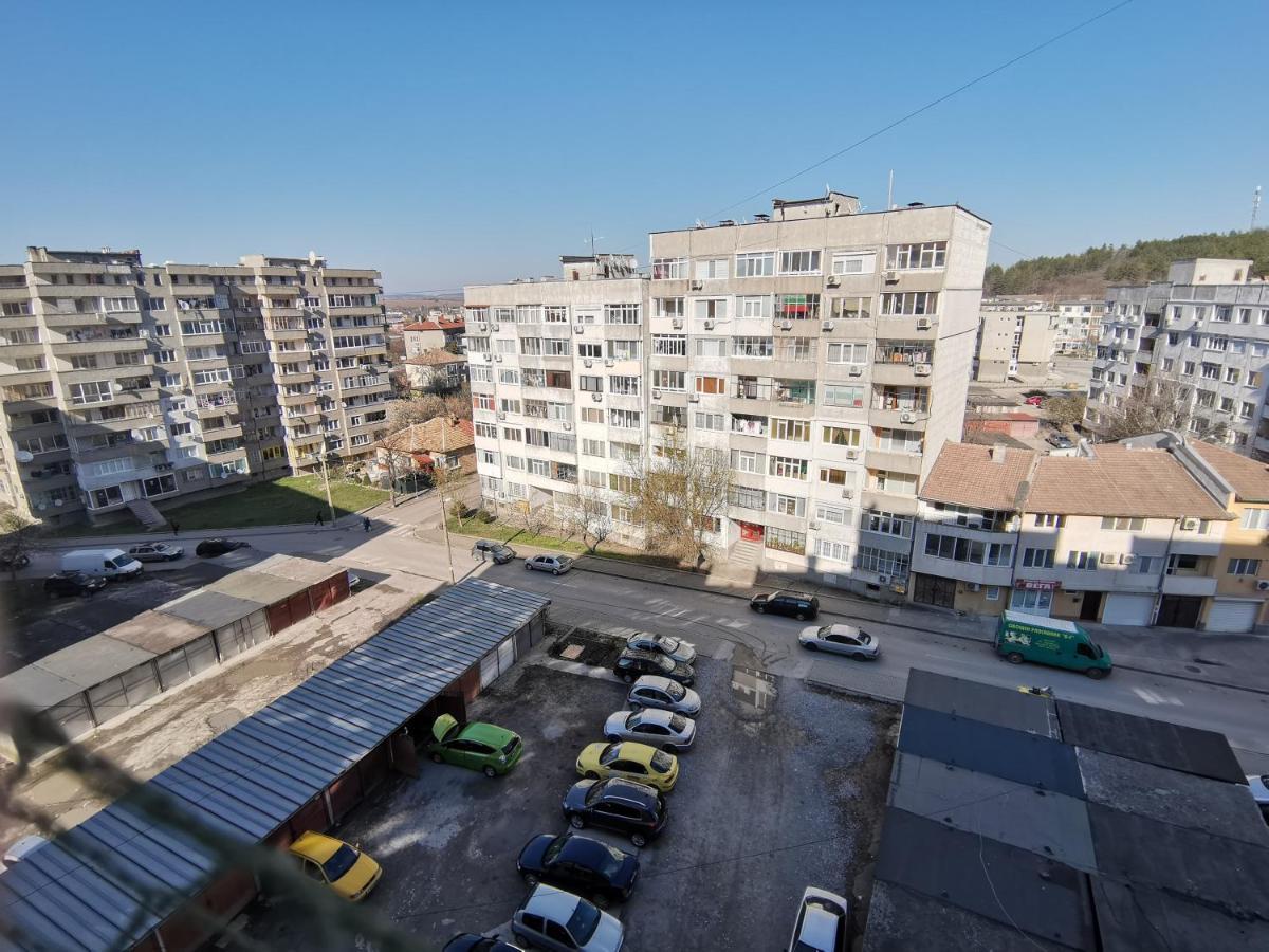 Central Apartment Targovishte Exterior photo